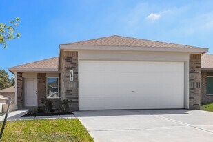 613 Craven St in Montgomery, TX - Building Photo