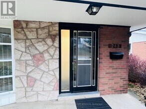 243 Appleby Line in Burlington, ON - Building Photo - Building Photo
