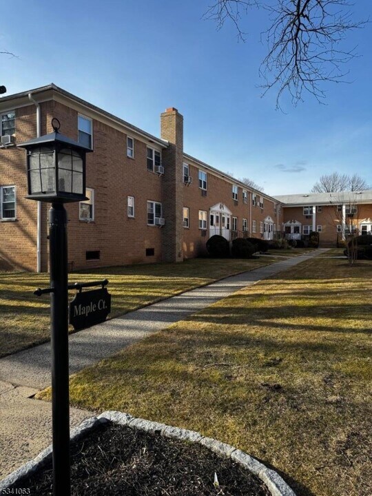 725 Joralemon St in Belleville, NJ - Building Photo