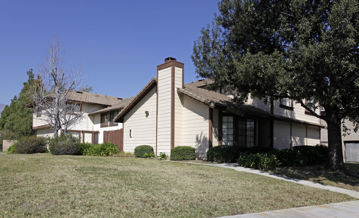 3133-3143 Triumph Ln in Ontario, CA - Building Photo