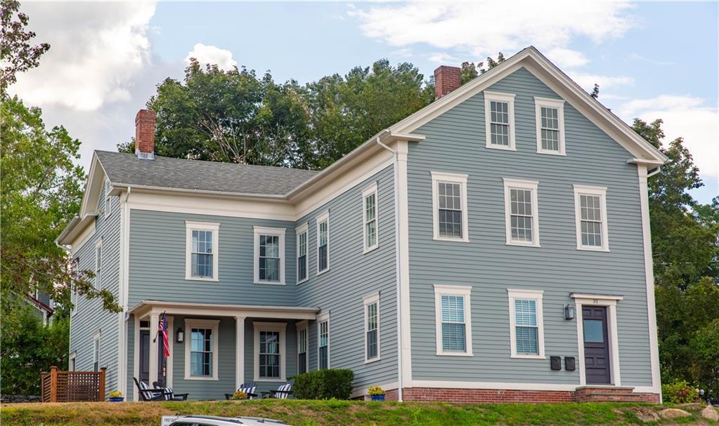 31 Peirce St in East Greenwich, RI - Building Photo