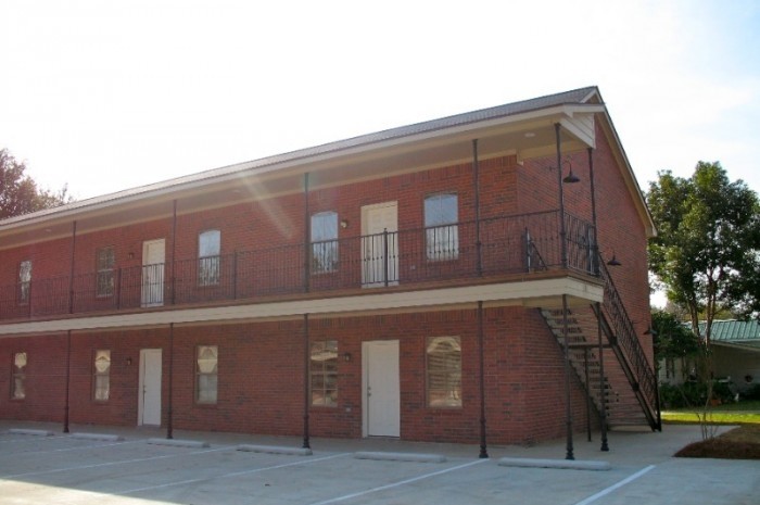 118-121 W Lagrange St in Lake Charles, LA - Building Photo