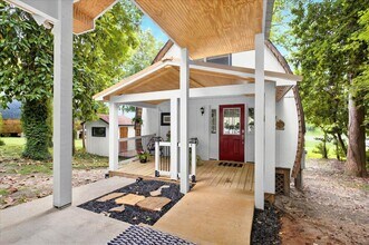 1645 Tallavana Trail in Havana, FL - Building Photo - Building Photo