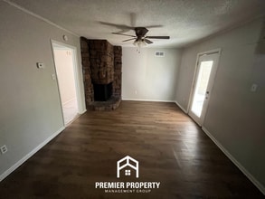 3821 Oak Lake Ln in Memphis, TN - Building Photo - Building Photo