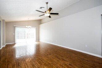 1032 Malletwood Dr in Brandon, FL - Building Photo - Building Photo