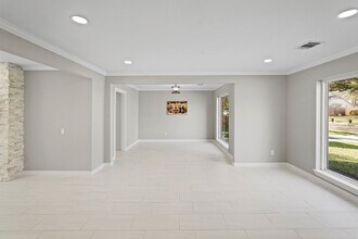 10811 Tupper Lake Dr in Houston, TX - Building Photo - Building Photo