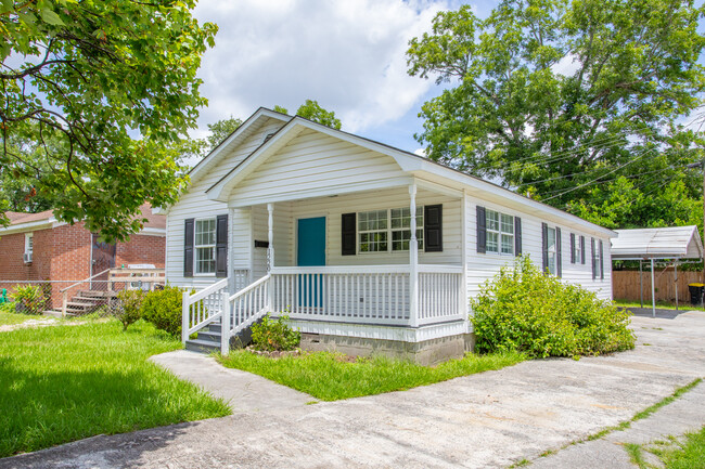 property at 1220 E 57th St