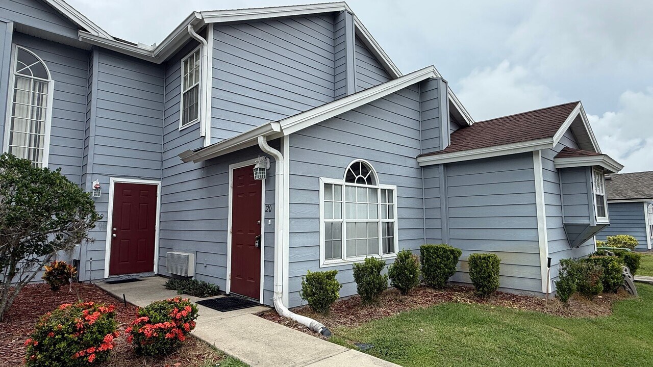 120 Coco Plum Dr-Unit -LO in Davenport, FL - Building Photo