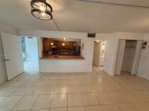 210 172nd St in Sunny Isles Beach, FL - Building Photo - Building Photo
