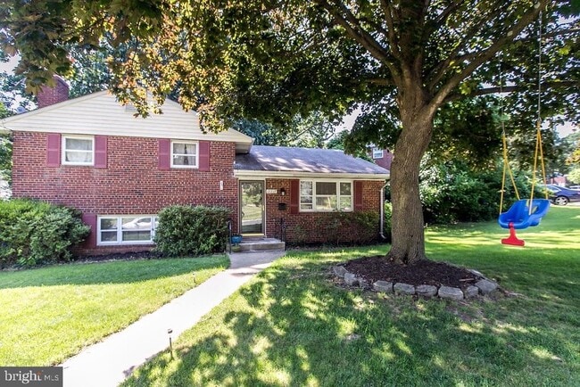 property at 12217 Hunters Ln