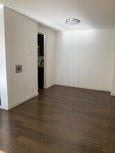 141 S Clark Dr, Unit 202 in West Hollywood, CA - Building Photo - Building Photo