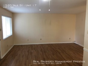 1520 Yale St-Unit -Unit 17 in Houston, TX - Building Photo - Building Photo