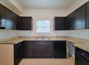 6805 Larkstone St in Houston, TX - Building Photo - Building Photo