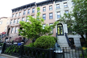 365 Union St in Brooklyn, NY - Foto de edificio - Building Photo