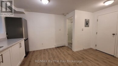 280 River Rd E in Wasaga Beach, ON - Building Photo - Building Photo