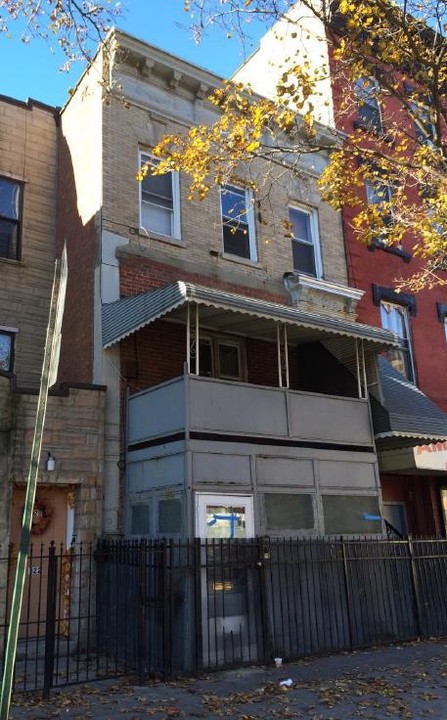 320 Tompkins Ave in Brooklyn, NY - Building Photo