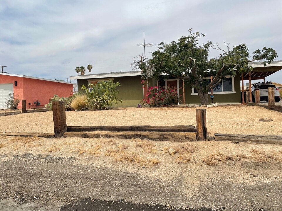 5416 Abronia Ave in Twentynine Palms, CA - Building Photo