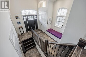 3158 Carding Mill Trail in Oakville, ON - Building Photo - Building Photo