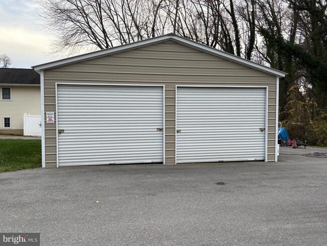 property at 1806 Johnson Rd