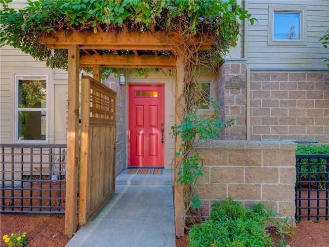 722 Nob Hill Ave N in Seattle, WA - Building Photo - Building Photo