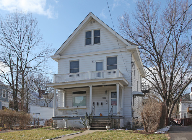 2225 Adams Ave in Norwood, OH - Foto de edificio - Building Photo