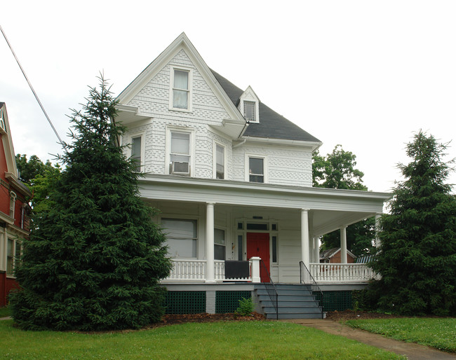 1223 Third St in Roanoke, VA - Foto de edificio - Building Photo