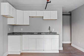 10306 Shaker Blvd-Unit -17 in Cleveland, OH - Building Photo - Building Photo