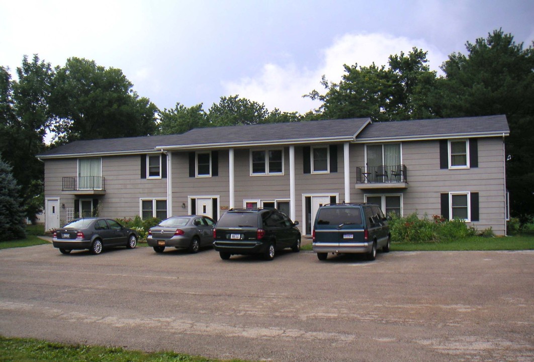 1106 Jennifer St in Washington, IL - Building Photo