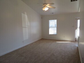 309 Ashwood Dr in Jacksonville, NC - Building Photo - Building Photo