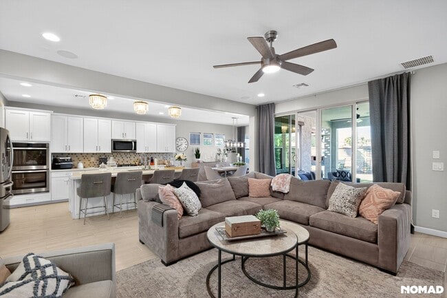 property at 4060 S Thistle Dr