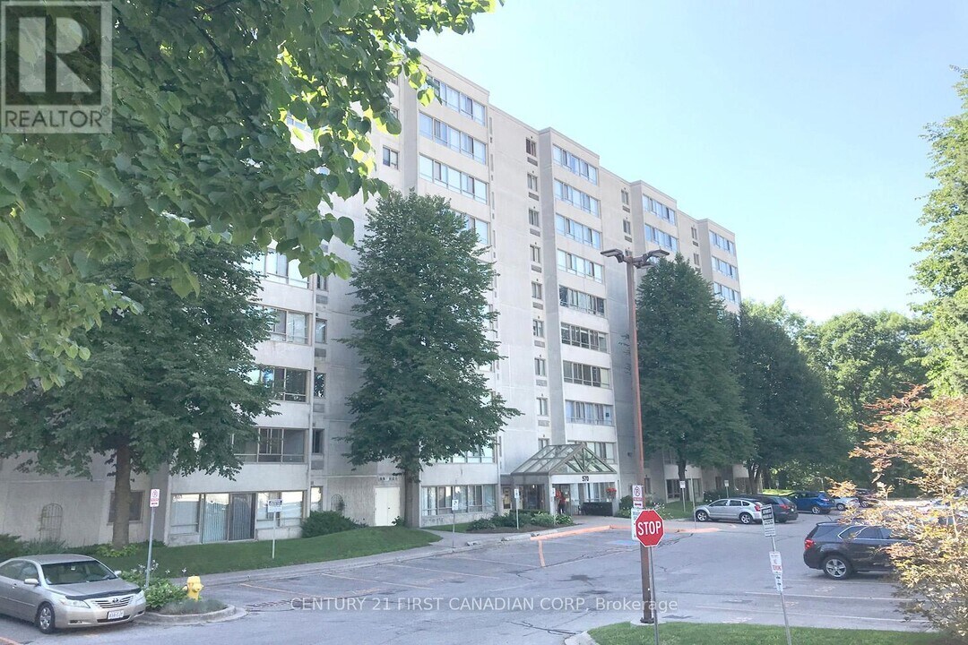 570 Proudfoot Ln in London, ON - Building Photo