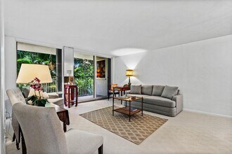 223 Atlantic Ave in Palm Beach, FL - Building Photo - Building Photo