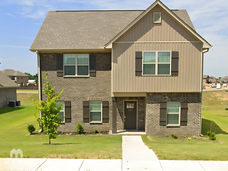 112 Sartain St in New Market, AL - Building Photo