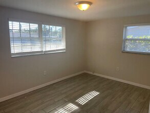 2173 Barry Dr in Ft. Myers, FL - Building Photo - Building Photo