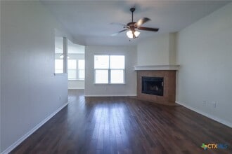 7819 Bridgepointe Dr in Temple, TX - Foto de edificio - Building Photo
