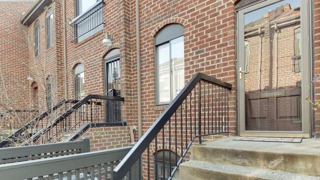 1058 Paper Mill Ct, Unit 1058 in Washington, DC - Building Photo - Building Photo