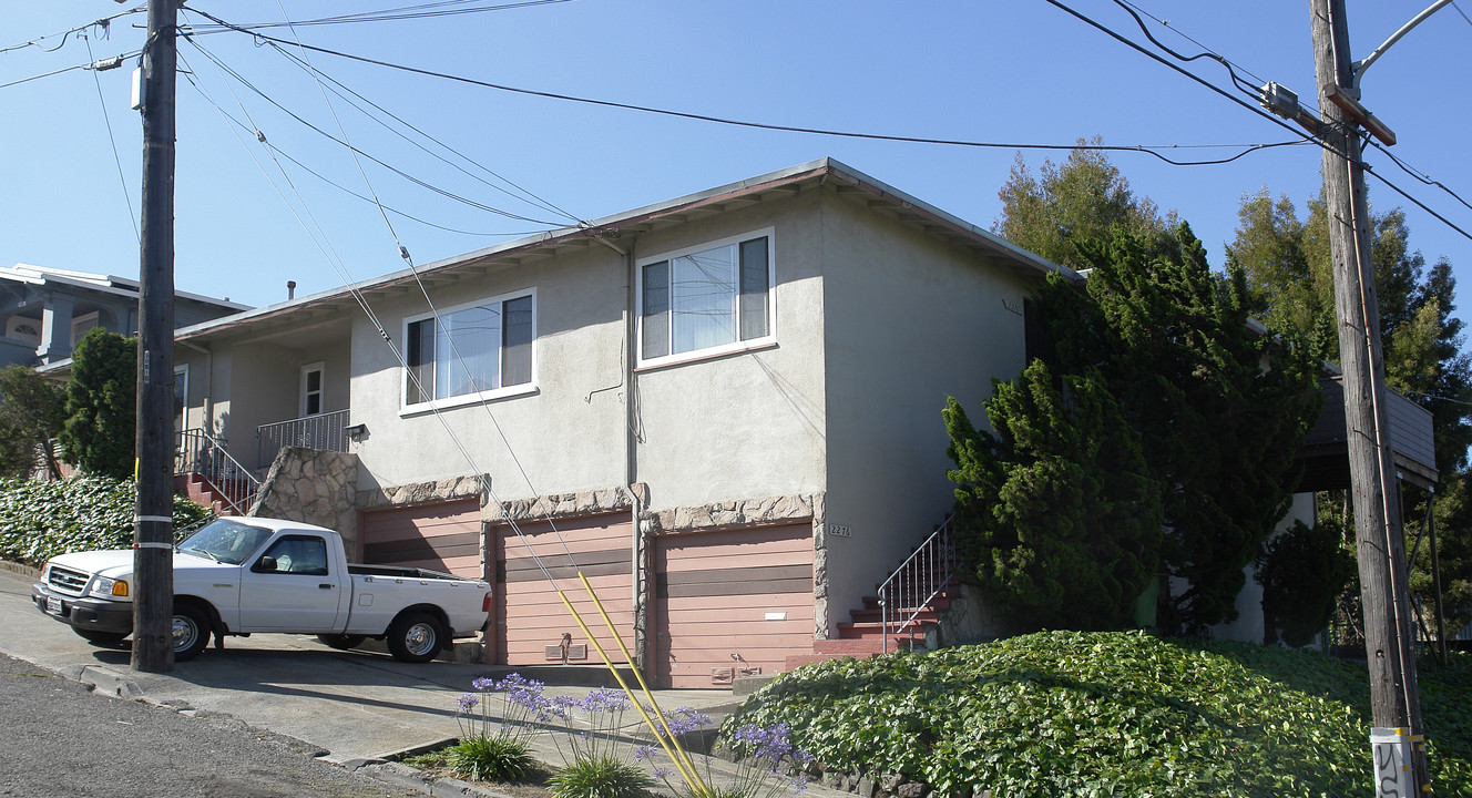 2276 Courtland Ave in Oakland, CA - Building Photo