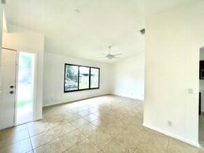 132 Sherwood Cir in Jupiter, FL - Building Photo - Building Photo