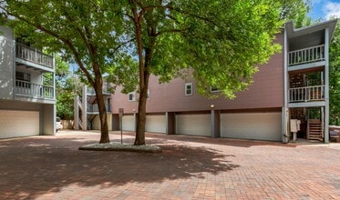 Elder Square Apartments in Boulder, CO - Foto de edificio - Building Photo