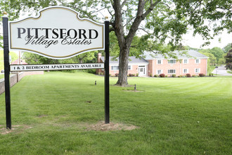 Pittsford Village Estates in Pittsford, NY - Building Photo - Building Photo