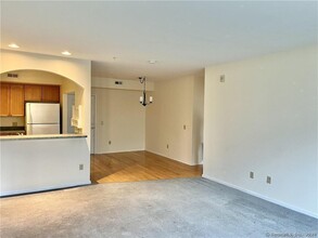 2590 Gold Star Hwy in Groton, CT - Building Photo - Building Photo