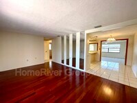 4717 Phoenix Ave photo'