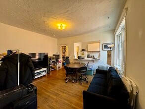 229 Kelton St, Unit #1 in Boston, MA - Building Photo - Building Photo