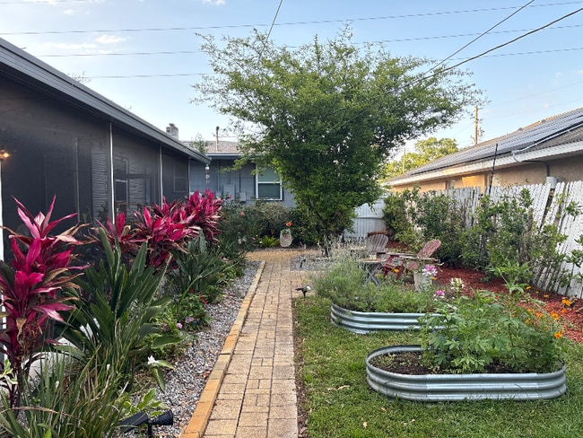 2210 15th Ave N in St. Petersburg, FL - Building Photo - Building Photo