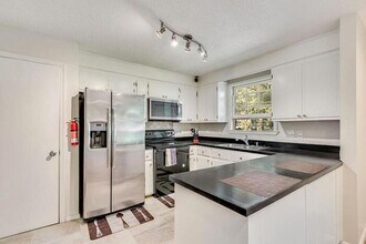 740 Hitching Post Rd in Charleston, SC - Building Photo - Building Photo