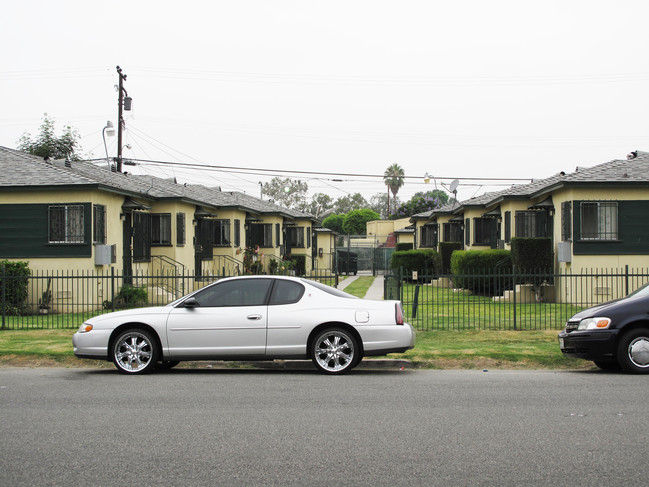 711-713 S. Bullis Rd in Compton, CA - Building Photo - Building Photo