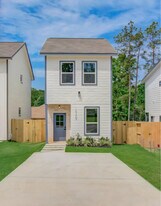 15309 Coaltown Rd in Willis, TX - Building Photo