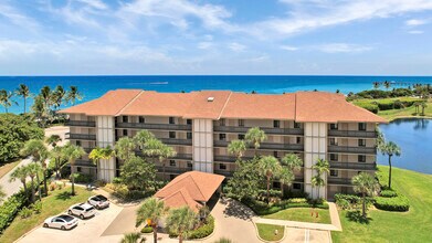 101 S Seas Dr in Jupiter, FL - Foto de edificio - Building Photo