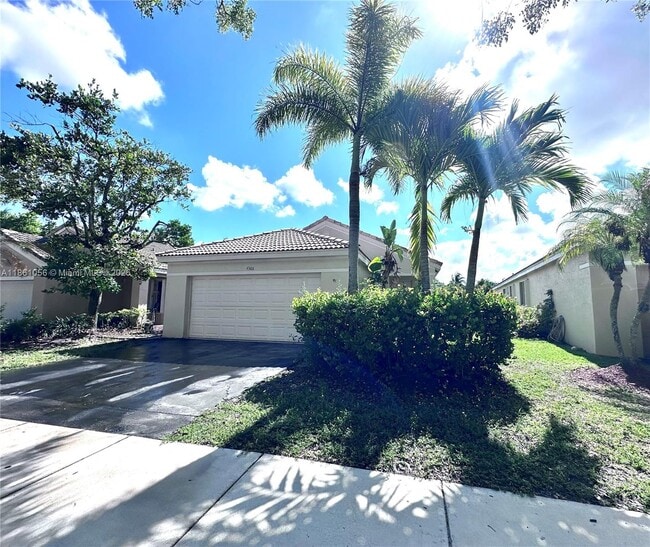 4366 Mahogany Ridge Dr in Weston, FL - Building Photo - Building Photo