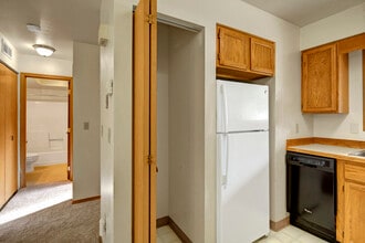 Wildwood Estates in Anchorage, AK - Building Photo - Building Photo
